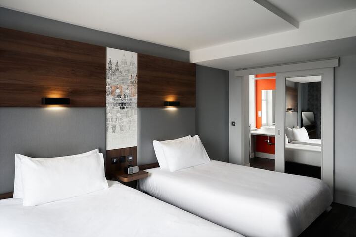 Room 18 of 57