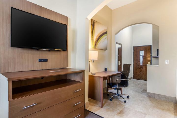 Room 35 of 59
