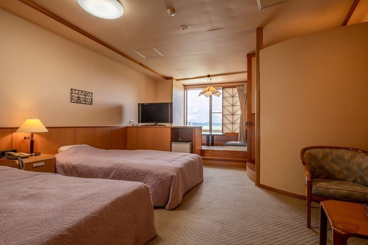 Room 5 of 92