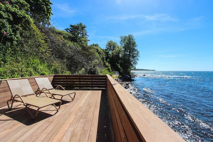 Sundeck 20 of 24