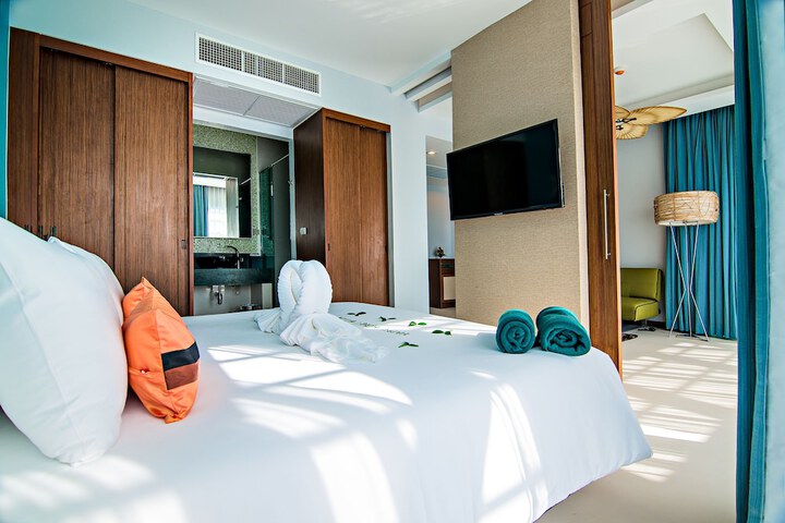 Room 10 of 85