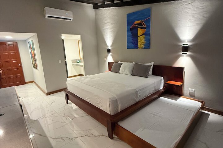 Room 44 of 189