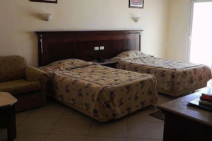 Room 3 of 6
