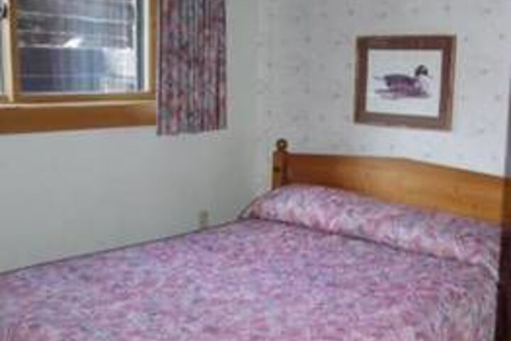 Room 4 of 16