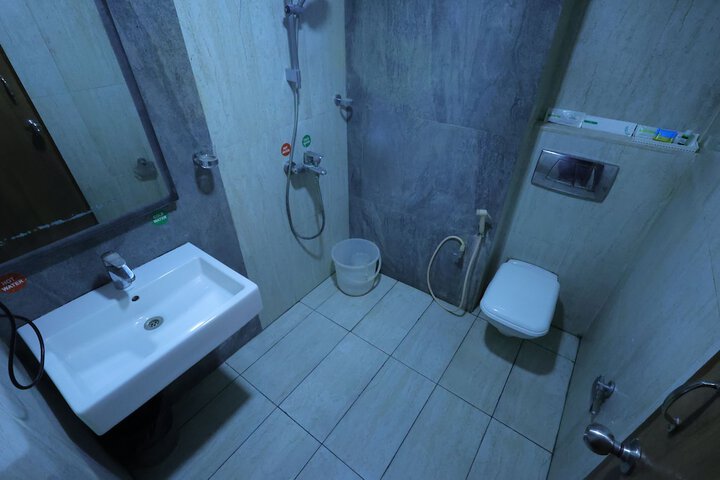 Room 15 of 19