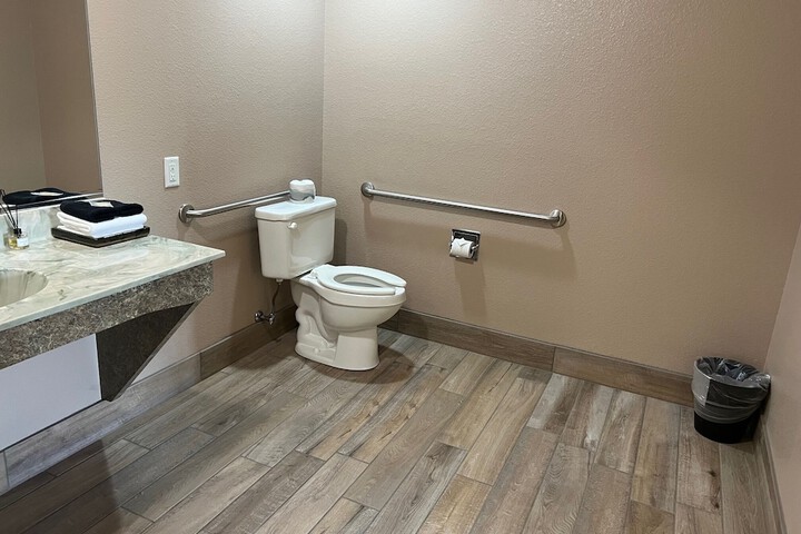 Room 46 of 80