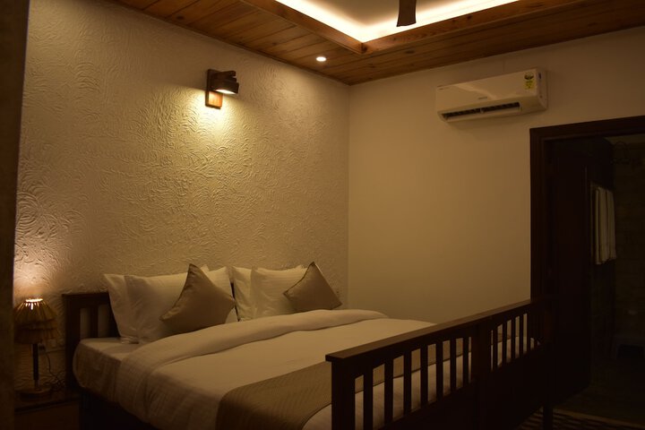 Room 30 of 96