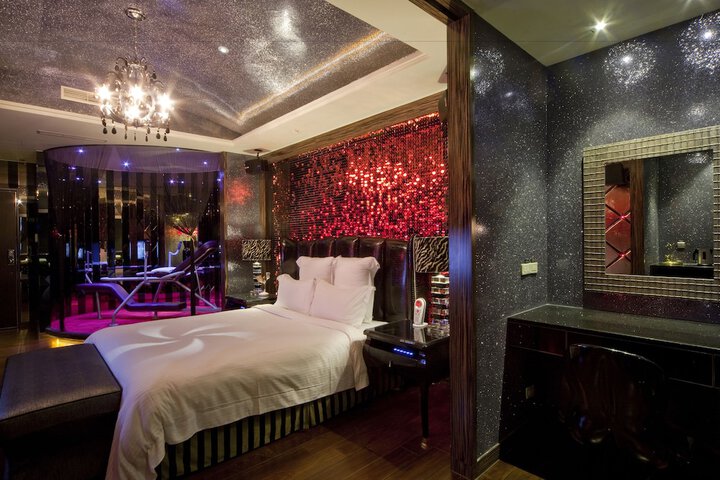 Room 11 of 55