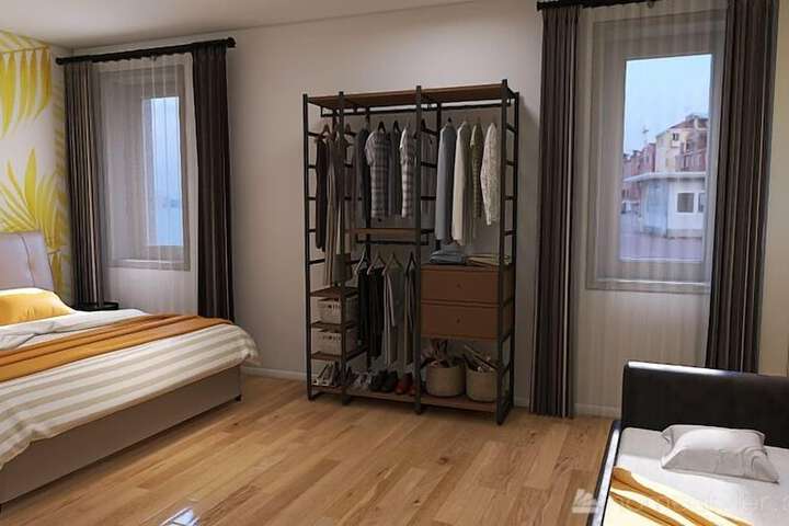 Room 2 of 20