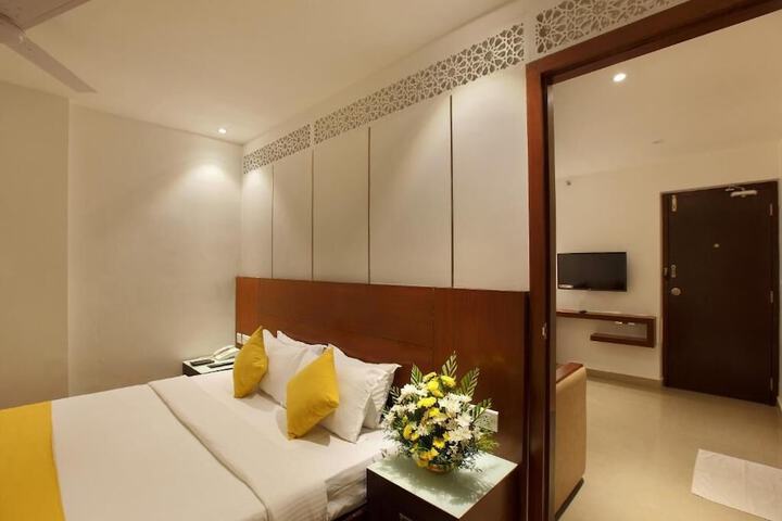 Room 9 of 31