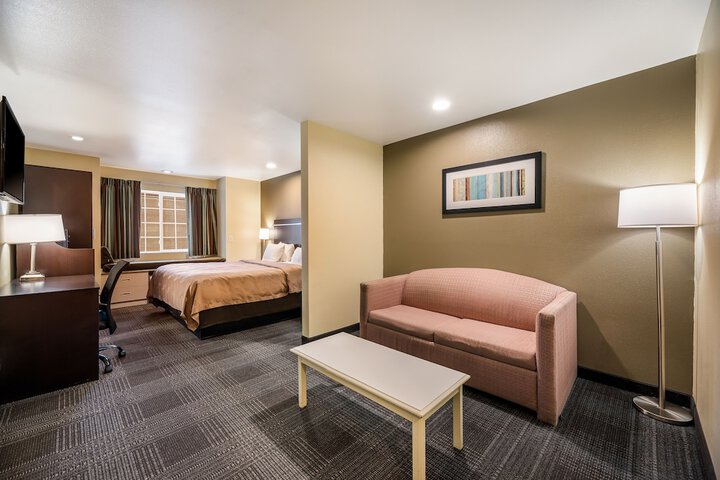 Room 11 of 40