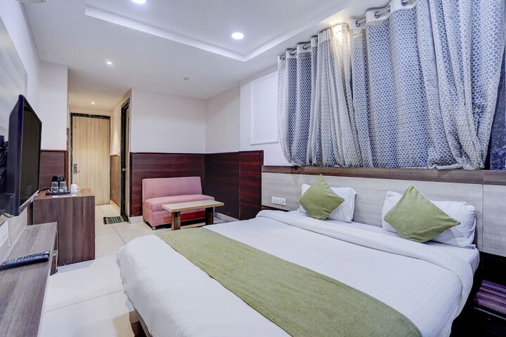 Room 16 of 32