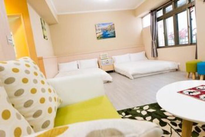 Room 4 of 13