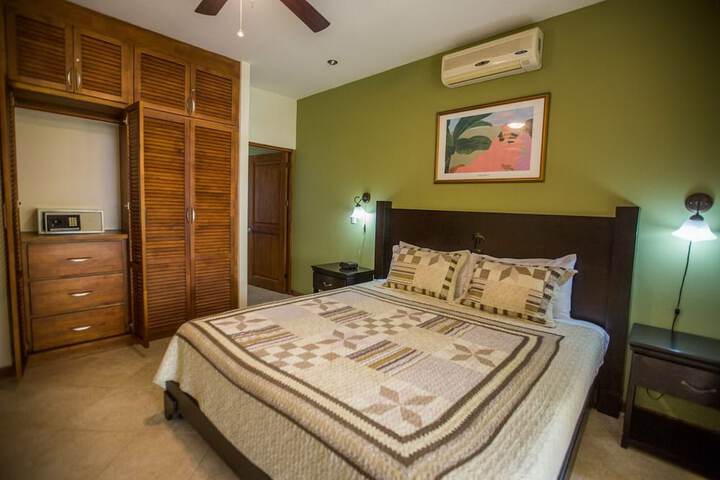 Room 2 of 39