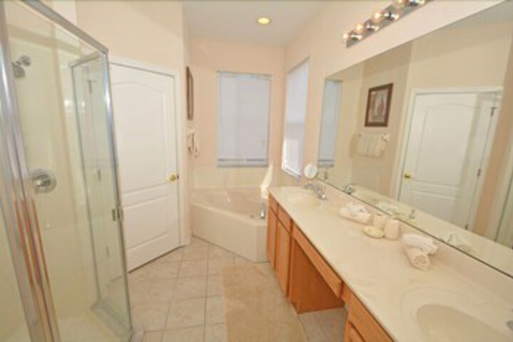 Room 4 of 35
