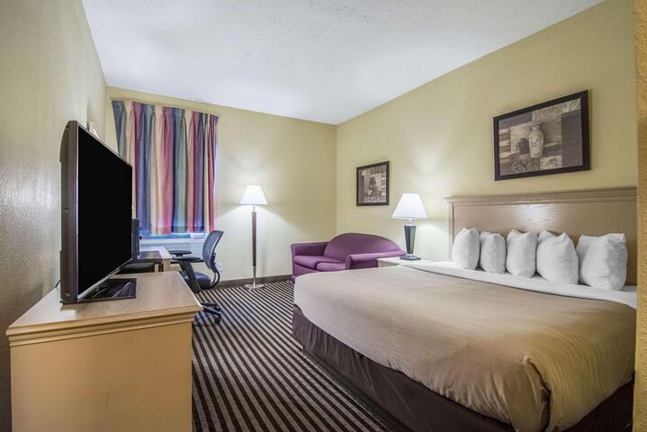 1 King Bed (8 of 22)