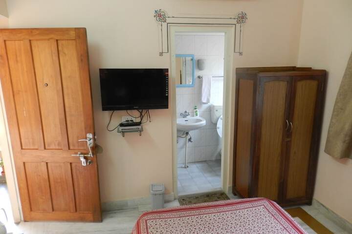 Room 77 of 183