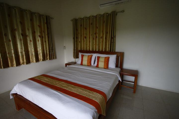 Room 4 of 19