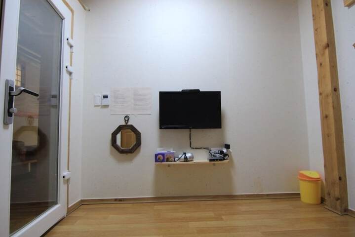 Room 17 of 21