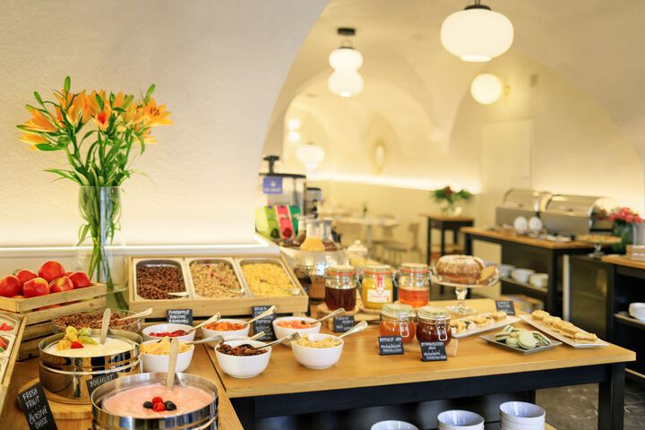 Breakfast/Coffee Service 5 of 48