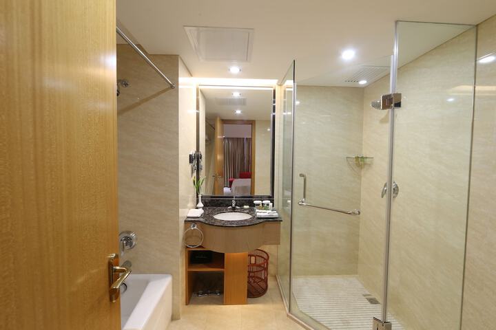 Room 27 of 42
