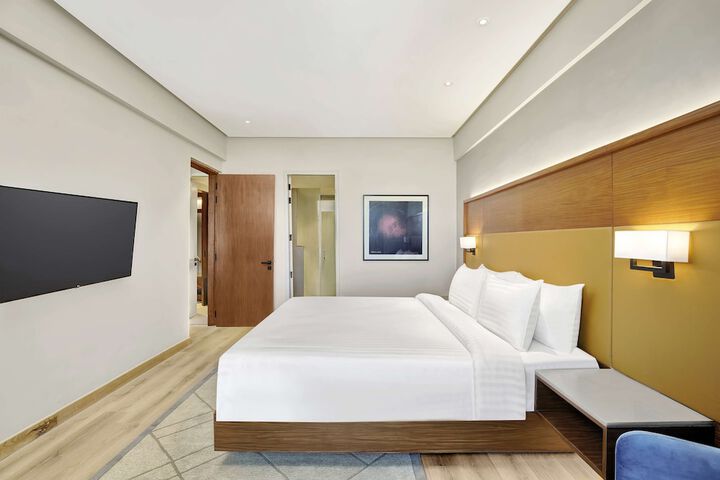 Room 15 of 94