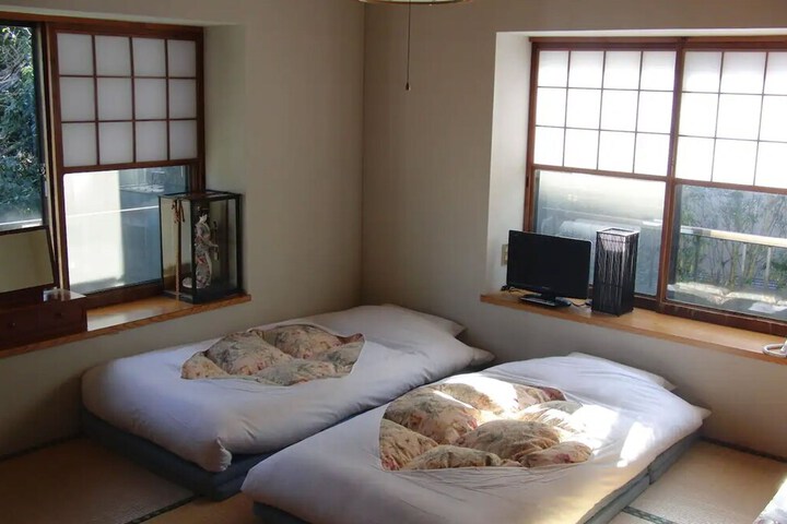 Room 8 of 37
