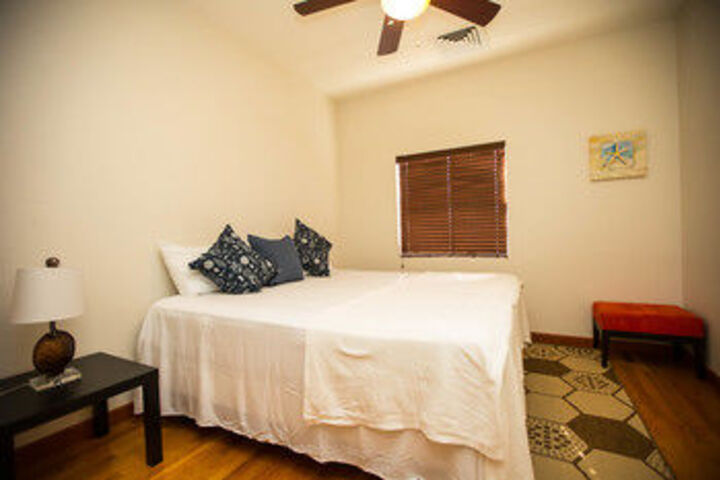 Room 9 of 26