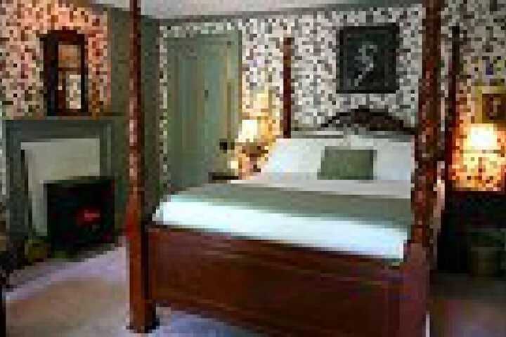 Room 15 of 77