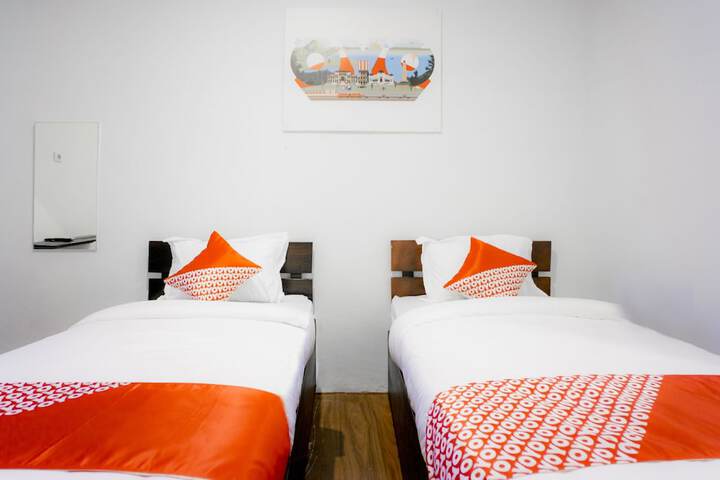 Room 14 of 32