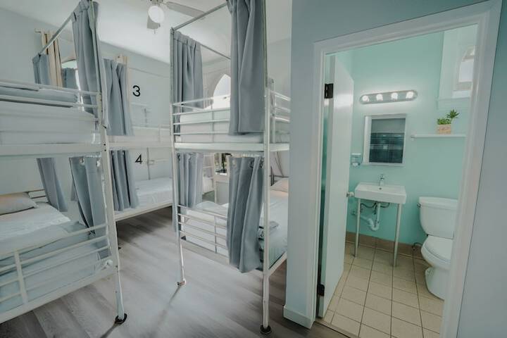 Room 17 of 41