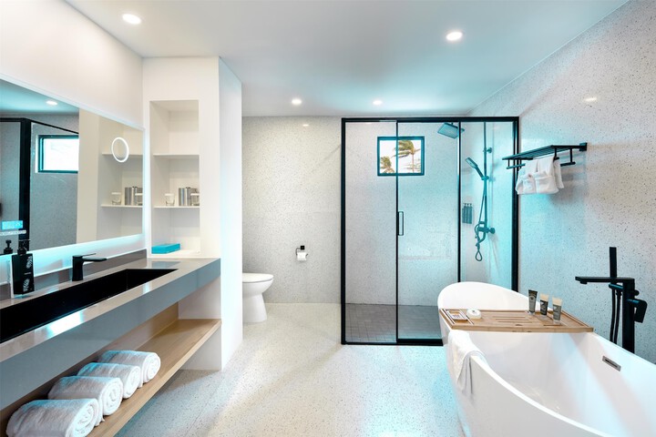 Room 32 of 102