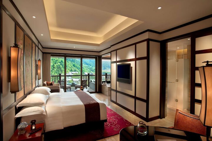 Room 8 of 68