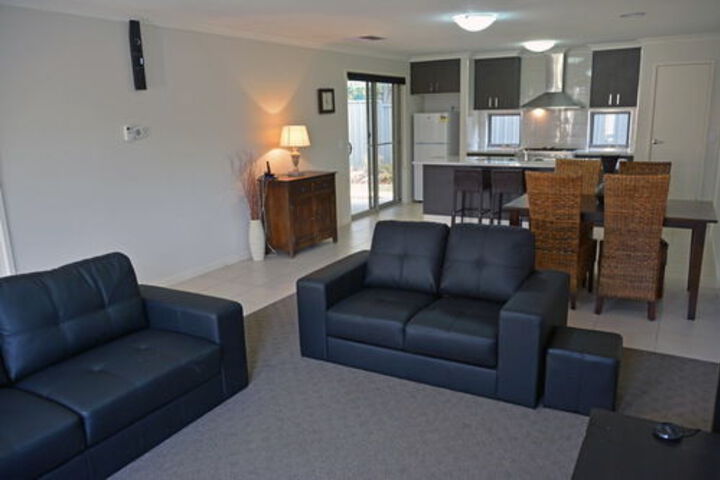 Room 5 of 12