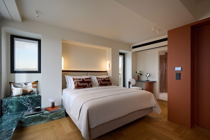 Room 7 of 50