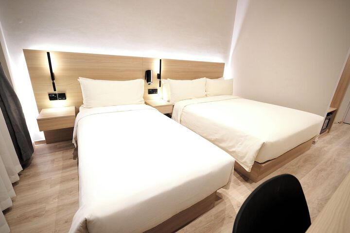 Room 48 of 112