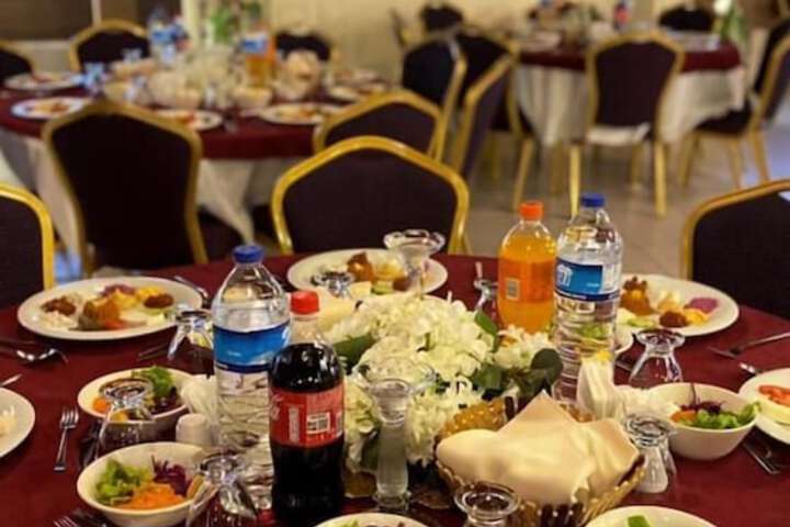 Dining 53 of 64