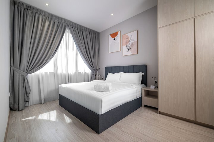 Room 5 of 42