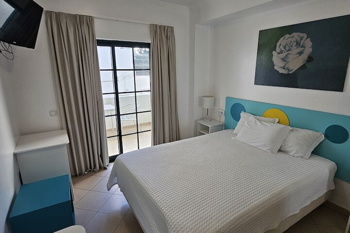 Room 9 of 31