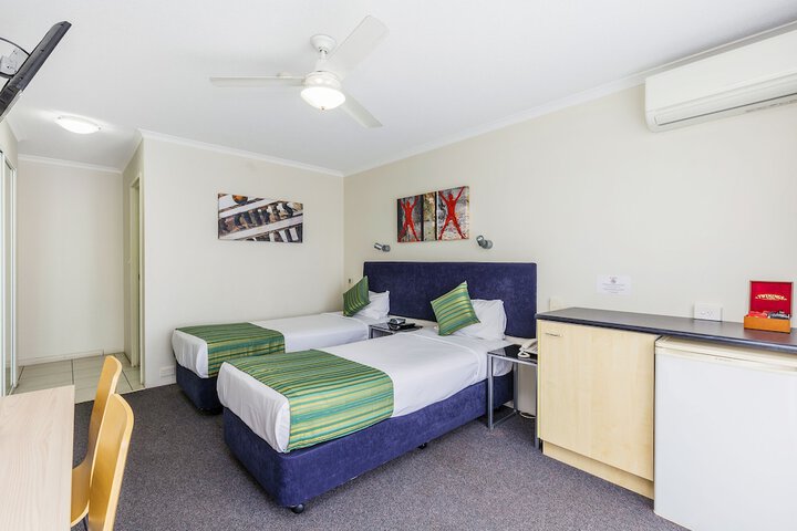 Room 4 of 36