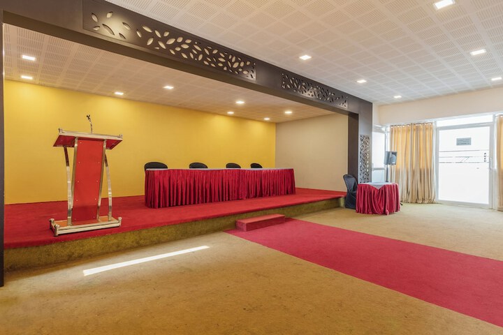 Ballroom/Hall 30 of 38