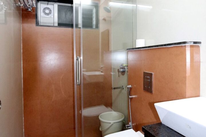 Room 9 of 17