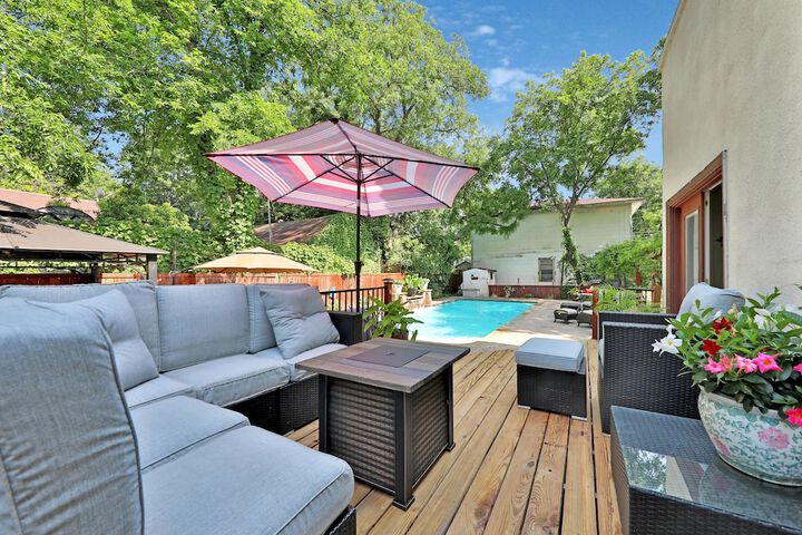 Sundeck 61 of 69