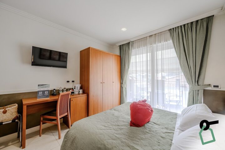 Room 12 of 69