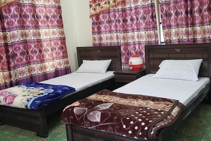 Room 14 of 22