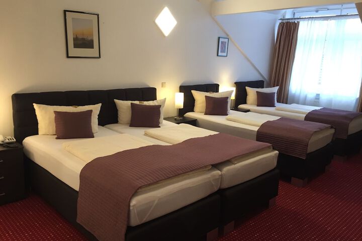 Room 7 of 37