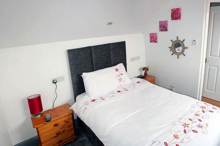 Room 10 of 19
