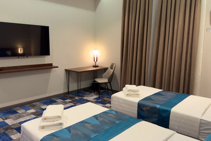 Room 14 of 32
