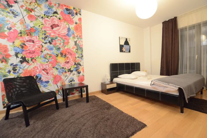 Room 3 of 206