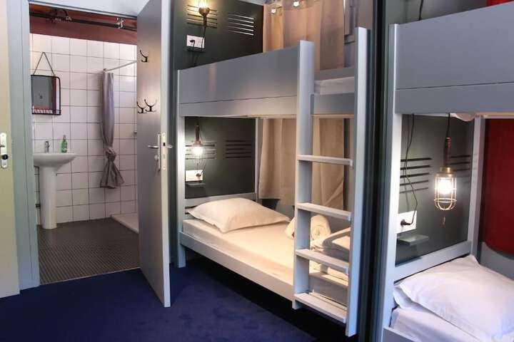 Room 15 of 30
